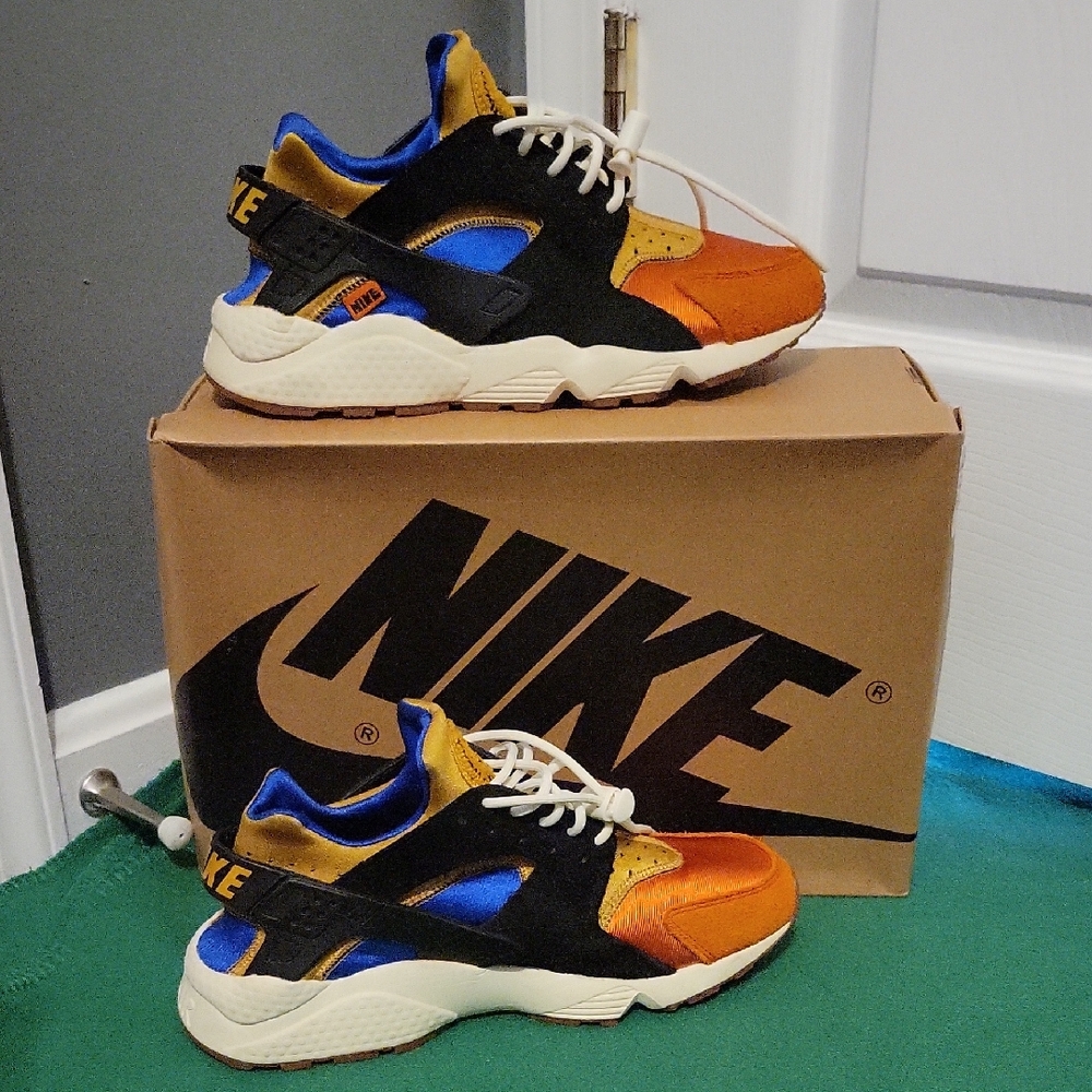 Nike Multicolor Huarache Sneakers